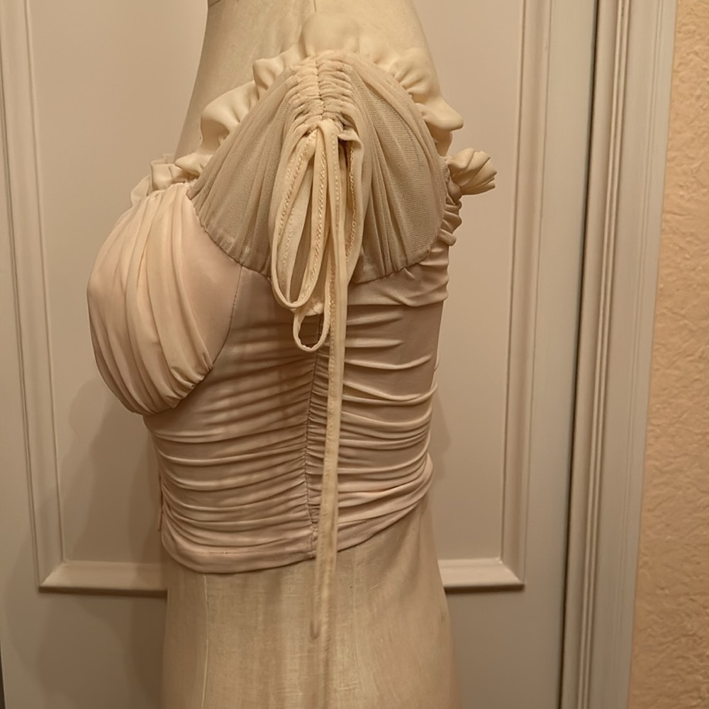 Windsor Hooked In Ruched Crop Top - Picture 6 of 8